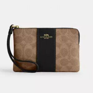 Coach NWOT Corner Zip Wristlet In Signature Canvas With Stripe - O/S Brown Tones